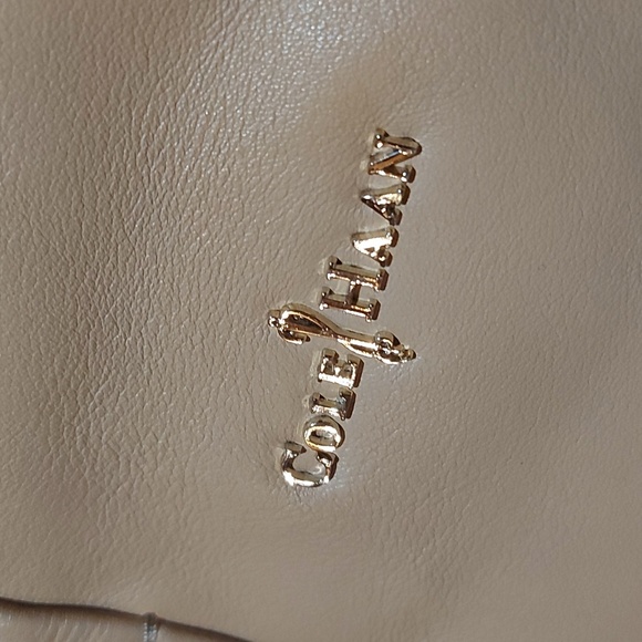 COLE HAAN LEATHER SHOULDER HOBO BAG! - Picture 2 of 2